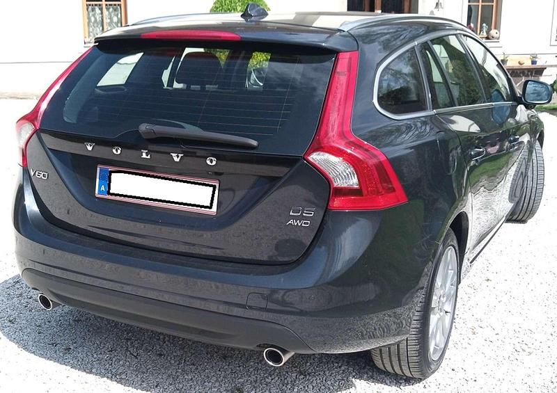 Gebraucht Volvo V60 Summum 215 PS (158 kW) 2011 Grau Kombi