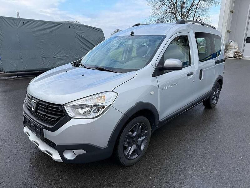 Gebraucht Dacia Dokker Stepway 90 PS (66 kW) 2017 Grau sonderlackierung Van / Kleinbus
