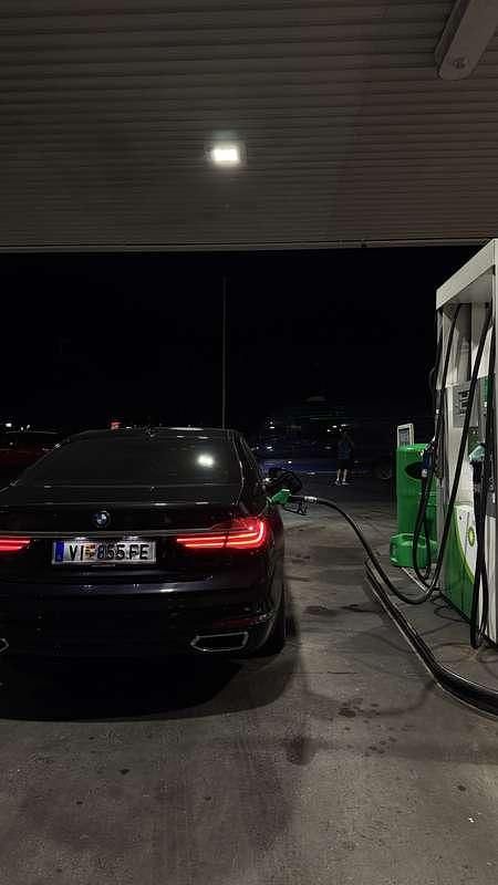 Gebraucht BMW 740 258 PS (189 kW) 2017 Limousine