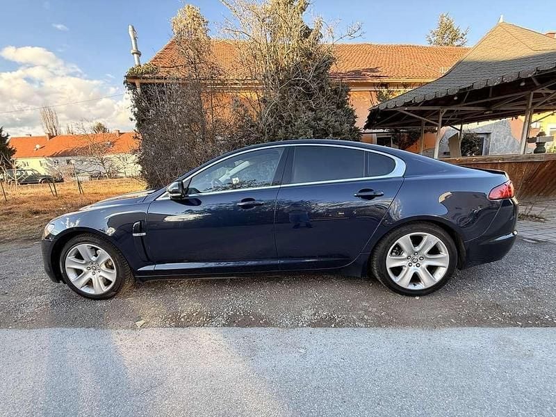 Gebraucht Jaguar XF Premium Luxury 241 PS (177 kW) 2009 Blau Limousine