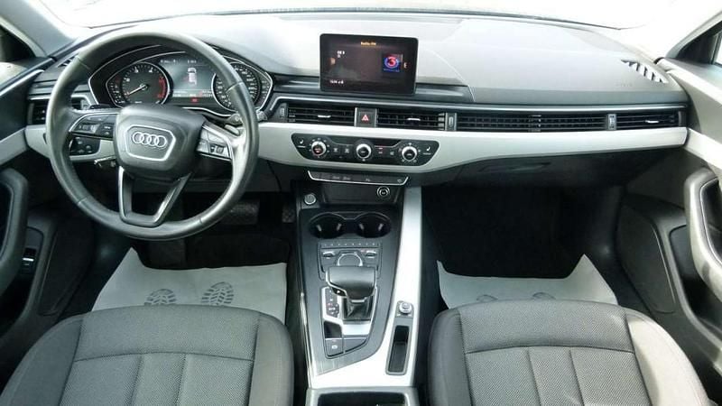 Gebraucht Audi A4 Basis 150 PS (110 kW) 2019 Schwarz Kombi