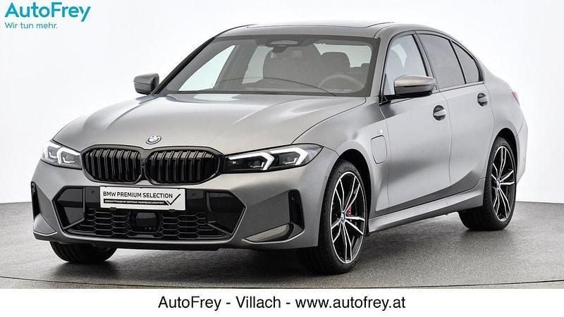 Gebraucht BMW 330e Efficient Dynamics 293 PS (215 kW) 2024 Frozen pure grey