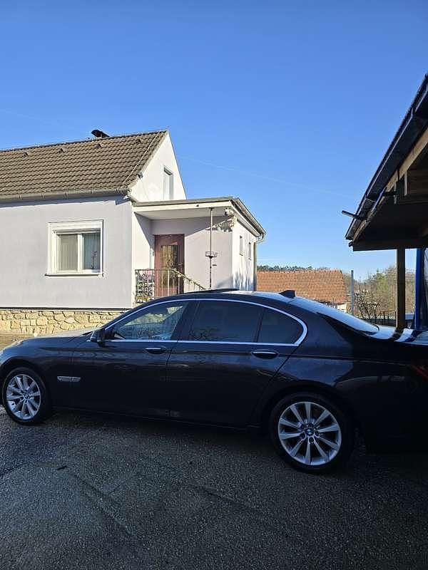 Gebraucht 2013 BMW 730 Limousine | € 25.300 - Bild 1/4