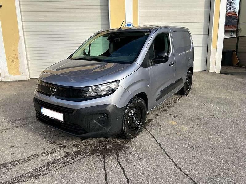 Grau Gebraucht 2024 Opel Combo Van / Kleinbus | € 24.500 (Fairer Preis) - Bild 1/4
