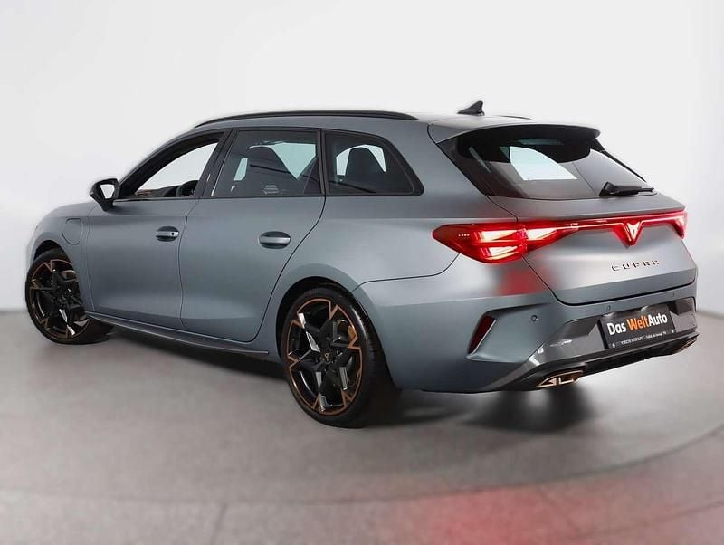 Neu Cupra Leon VZ 177 PS (130 kW) 2025 Grau Limousine