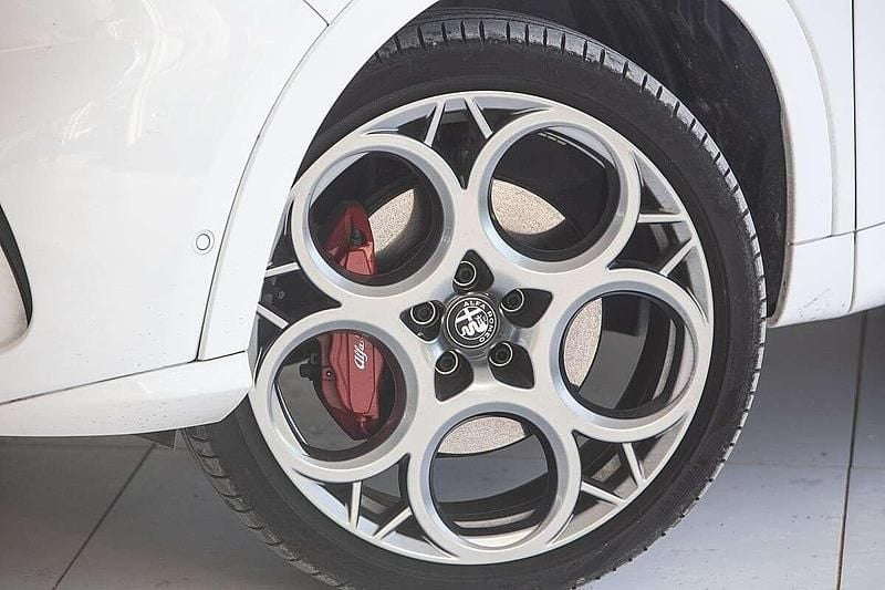 Gebraucht Alfa Romeo Tonale 179 PS (131 kW) 2025 Silber SUV