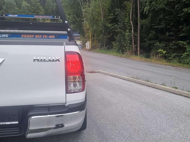 Gebraucht Toyota HiLux Active 150 PS (110 kW) 2021 Weiß Abholung