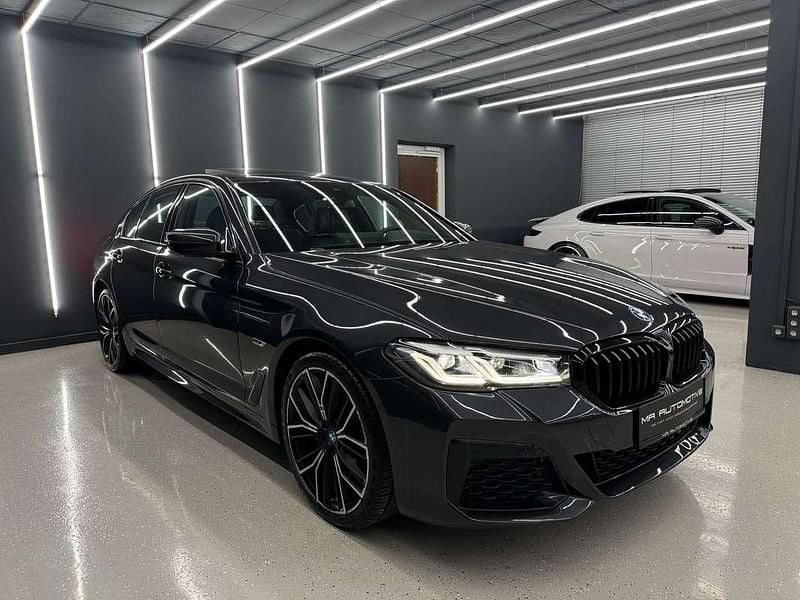 Gebraucht BMW 530e M Sport 292 PS (214 kW) 2023 Grau Limousine