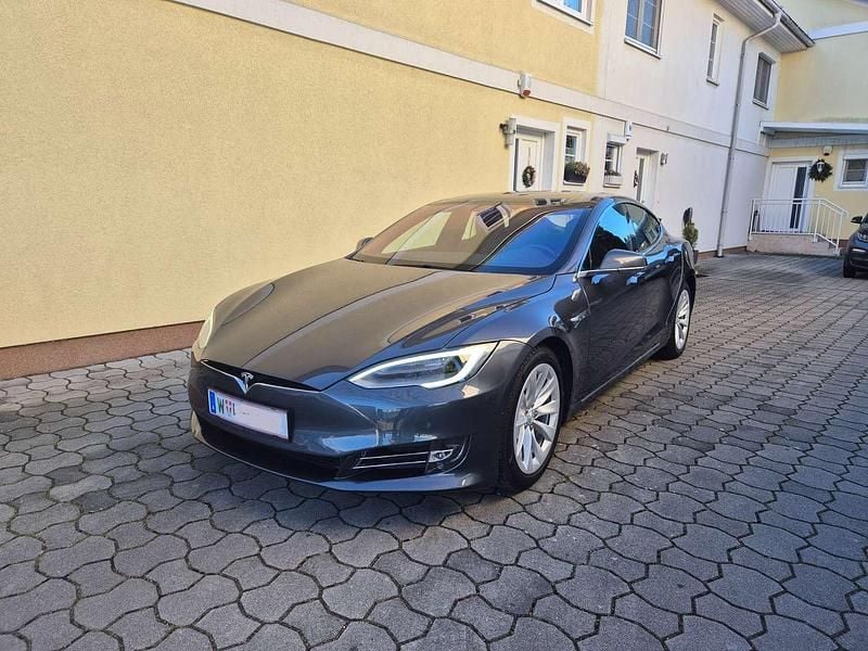 Grau Gebraucht 2019 Tesla Model S Kleinwagen | € 32.900 (Fairer Preis) - Bild 1/4