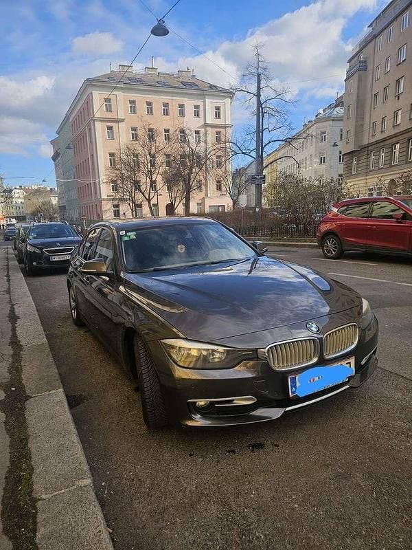 Gebraucht BMW 320 184 PS (135 kW) 2012 Limousine