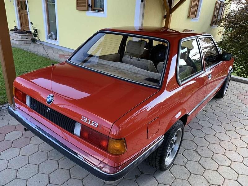 Gebraucht BMW 318 105 PS (77 kW) 1982 Limousine
