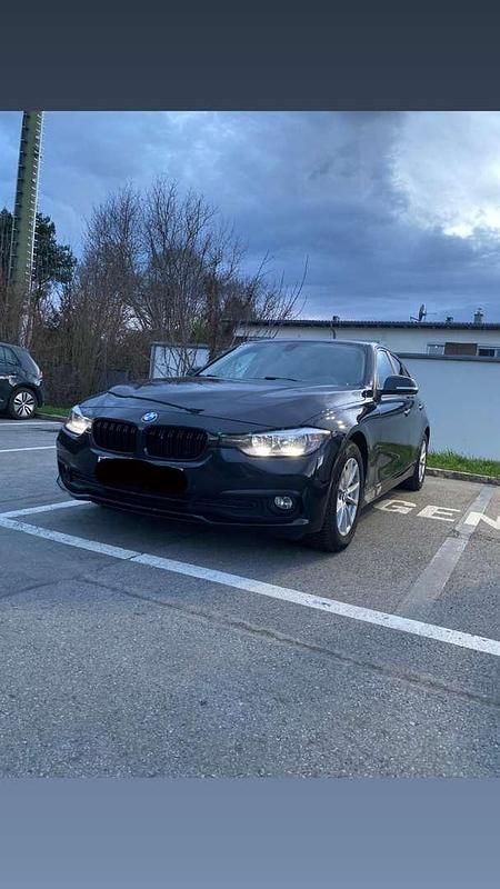 Gebraucht BMW 318 Advantage 150 PS (110 kW) 2017 Schwarz Limousine