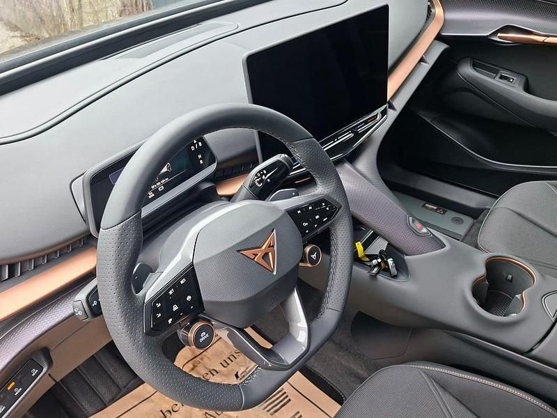 Neu Cupra Tavascan 210 kW (286 PS) 2025 Dunkelgrau  normal SUV