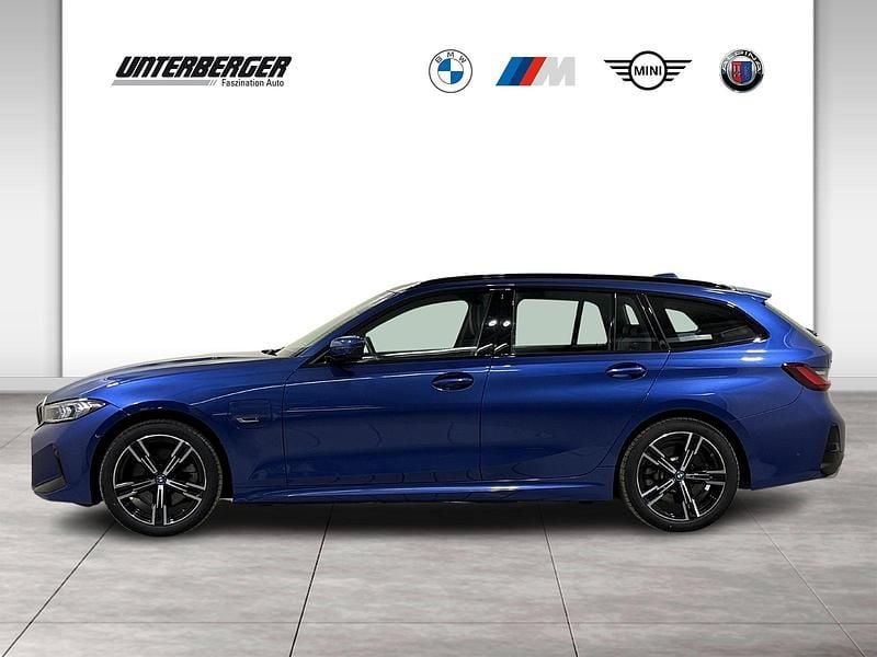 Gebraucht BMW 330e M Sport 215 PS (158 kW) 2022 Blau Kombi