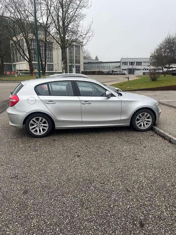 Gebraucht BMW 116 122 PS (89 kW) 2011 Silber Kleinwagen