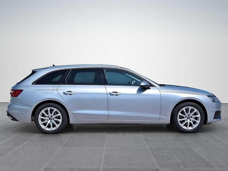 Gebraucht Audi A4 163 PS (119 kW) 2023 Silber  metallic Kombi