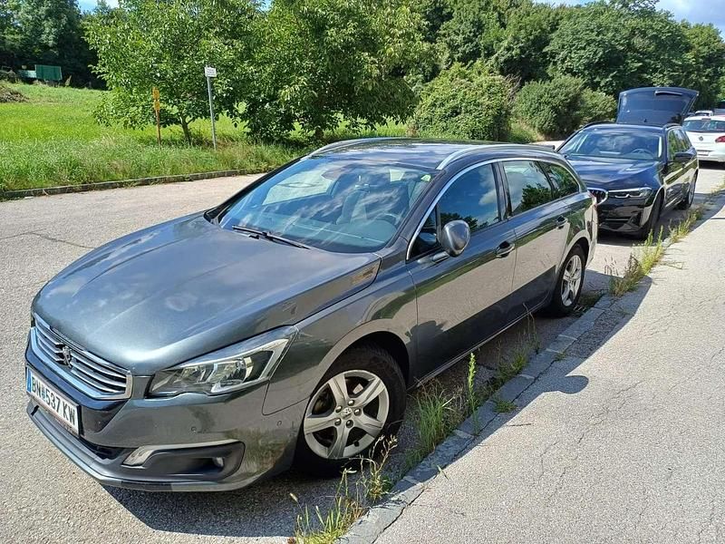 Gebraucht Peugeot 508 Access 120 PS (88 kW) 2015 Grau Limousine