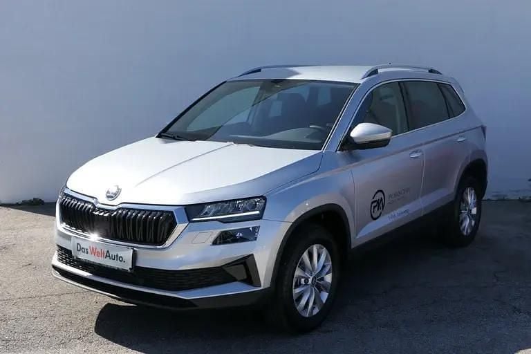 Silber metallic Neu 2025 Skoda Karoq Selection SUV | € 35.490 (Guter Preis) - Bild 1/4