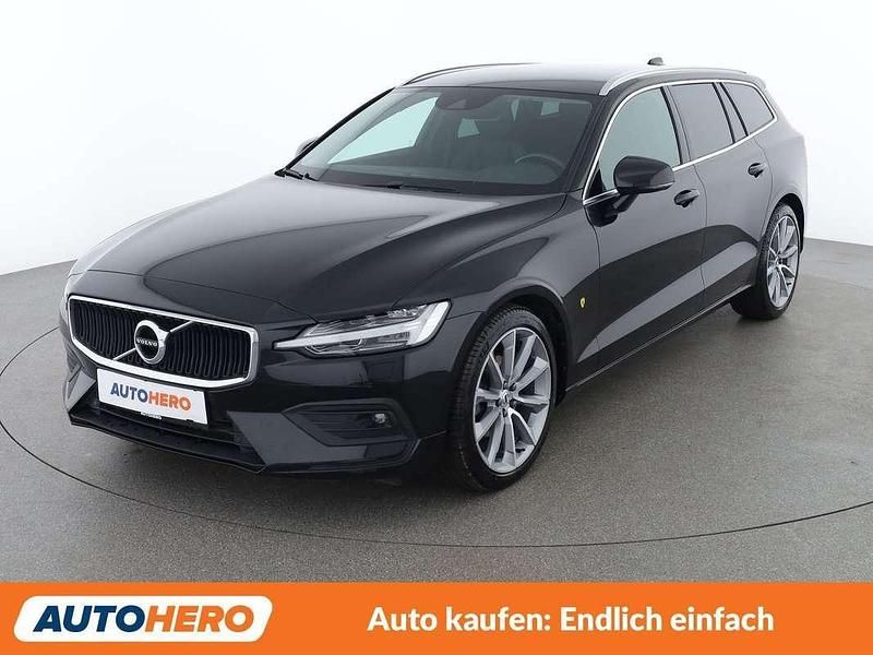 Gebraucht Volvo V60 Momentum 150 PS (110 kW) 2020 Schwarz Kombi