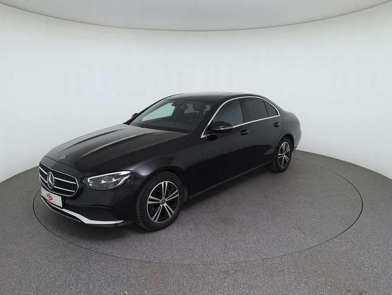 Gebraucht Mercedes E220 Avantgarde 200 PS (147 kW) 2022 Schwarz Limousine
