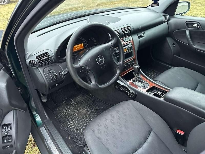 Gebraucht Mercedes C220 Elegance 143 PS (105 kW) 2004 Limousine