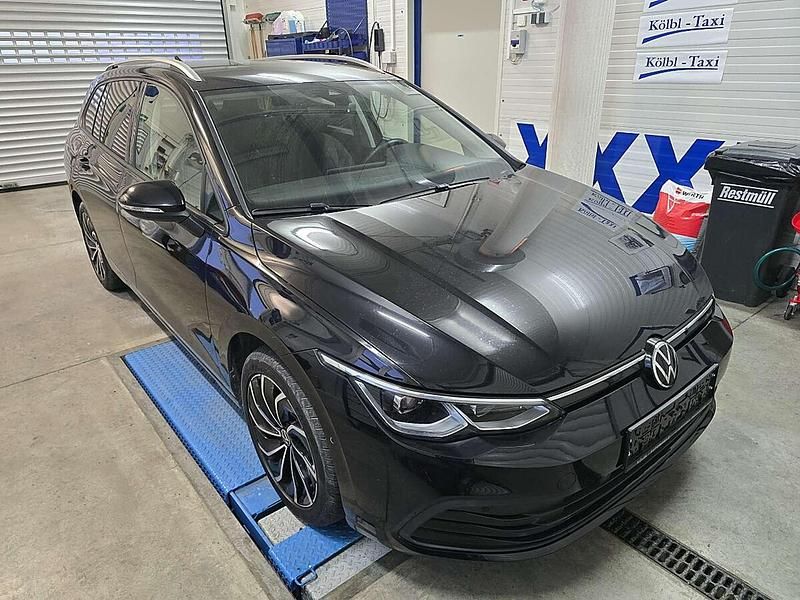Gebraucht VW Golf VIII Life 116 PS (85 kW) 2022 Schwarz Kombi