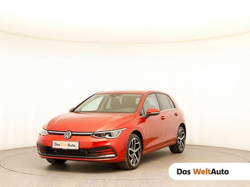 Gebraucht VW Golf VIII Style 150 PS (110 kW) 2022 Rot Limousine