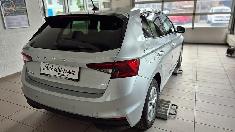 Gebraucht Skoda Fabia Ambition 80 PS (58 kW) 2023 Silber  metallic Kleinwagen