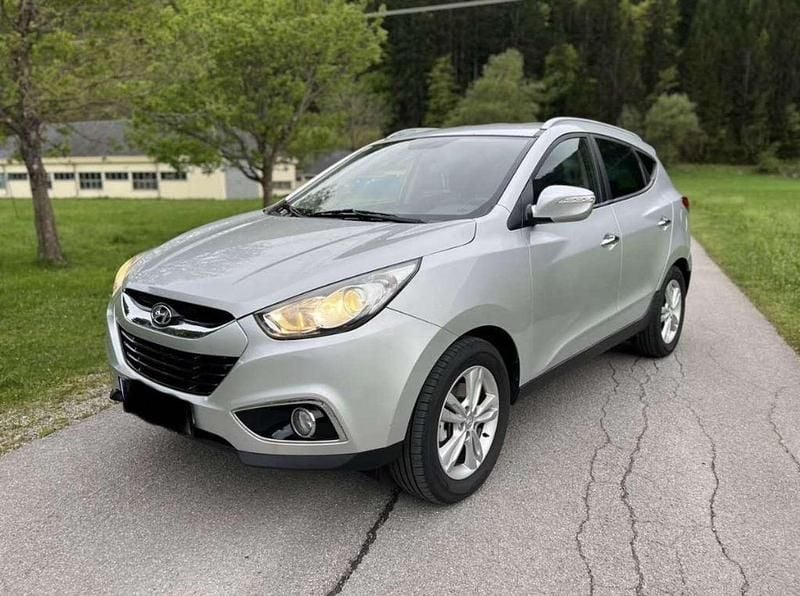 Silber Gebraucht 2013 Hyundai ix35 Premium SUV | € 7.200 (Fairer Preis) - Bild 1/4