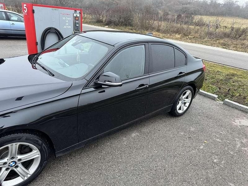 Gebraucht BMW 318 143 PS (105 kW) 2012 Limousine