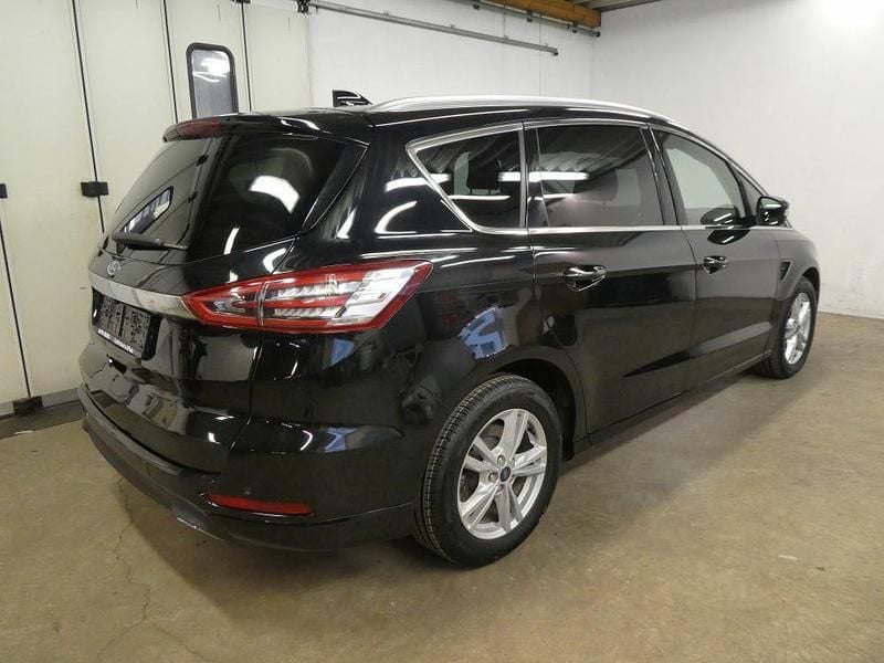 Gebraucht Ford S-MAX Titanium 190 PS (139 kW) 2020 Schwarz Van / Kleinbus
