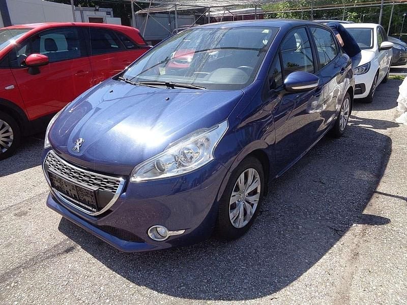 Blau Gebraucht 2014 Peugeot 208 Active Kleinwagen | € 3.999 (Etwas zu teuer) - Bild 1/4