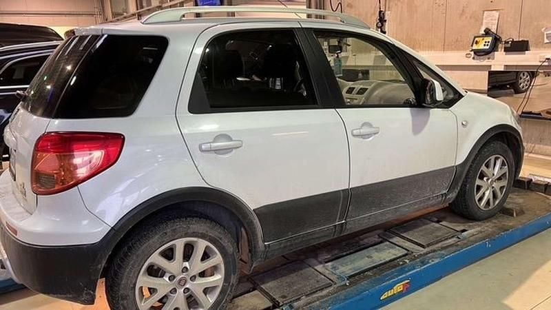 Gebraucht Fiat Sedici Emotion 135 PS (99 kW) 2010 Weiß SUV