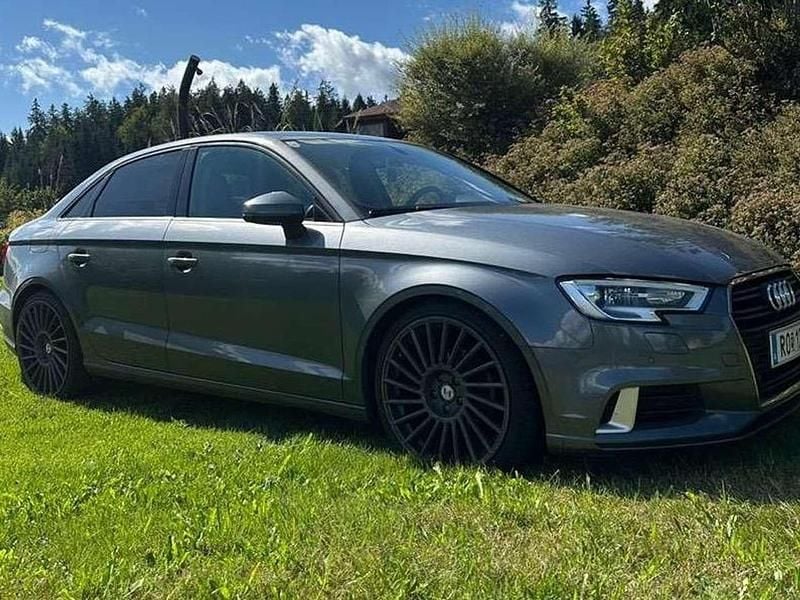 Grau Gebraucht 2018 Audi A3 Limousine | € 12.999 (Guter Preis) - Bild 1/4