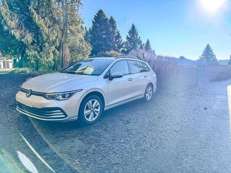 Silber Gebraucht 2021 VW Golf VIII R-line Kombi | € 21.600 (Superpreis) - Bild 1/4