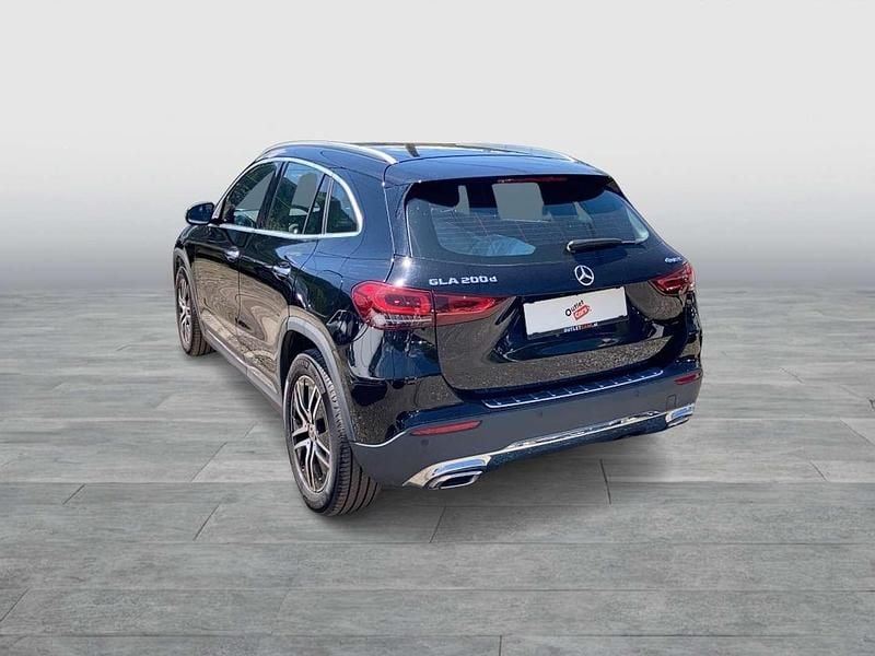 Gebraucht Mercedes GLA200 Progressive 150 PS (110 kW) 2021 Schwarz  normal SUV