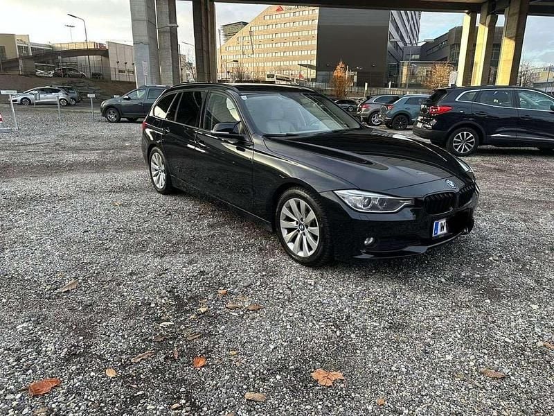 Gebraucht BMW 330 258 PS (189 kW) 2012 Schwarz Kombi
