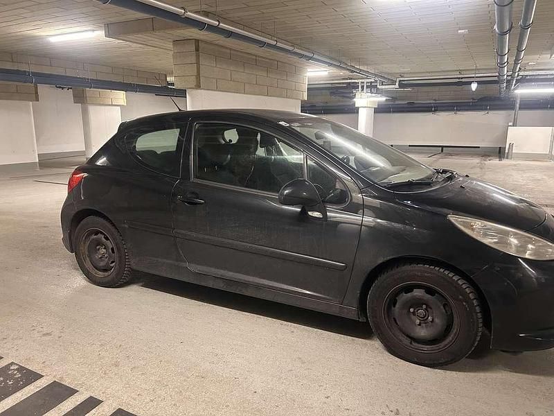 Gebraucht Peugeot 207 Active 120 PS (88 kW) 2008 Schwarz Limousine
