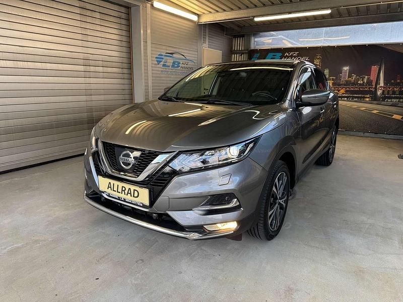 Gebraucht Nissan Qashqai Acenta 131 PS (96 kW) 2018 Grau SUV