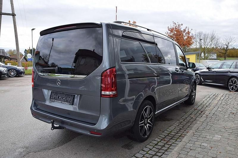 Gebraucht Mercedes V300 AMG line 237 PS (174 kW) 2024 Grau Van / Kleinbus