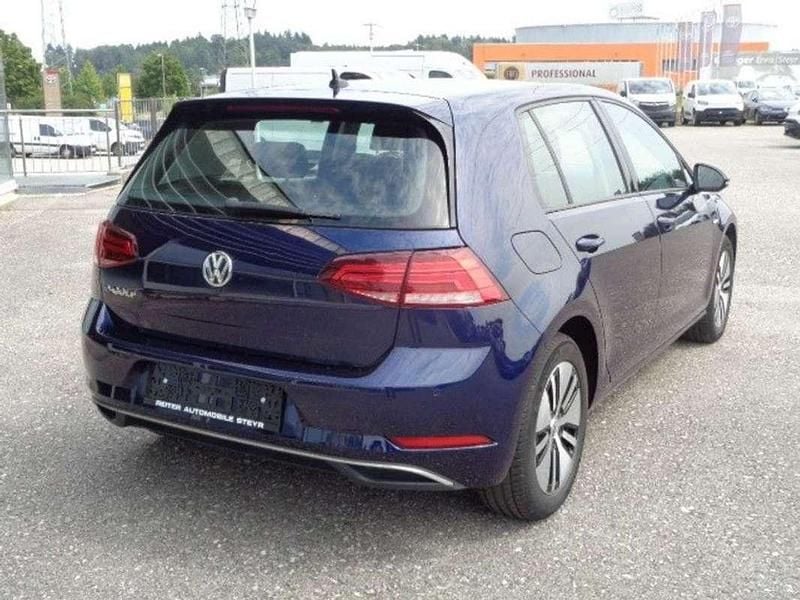 Gebraucht VW Golf 100 kW (136 PS) 2019 Blau Limousine