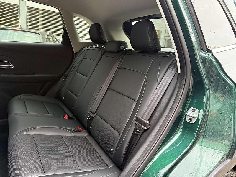 Neu MG ZS 116 PS (85 kW) 2025 Grün Limousine