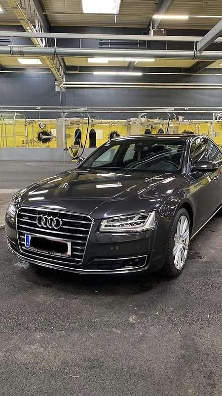 Grau Gebraucht 2014 Audi A8 Limousine | € 27.000 (Guter Preis) - Bild 1/4