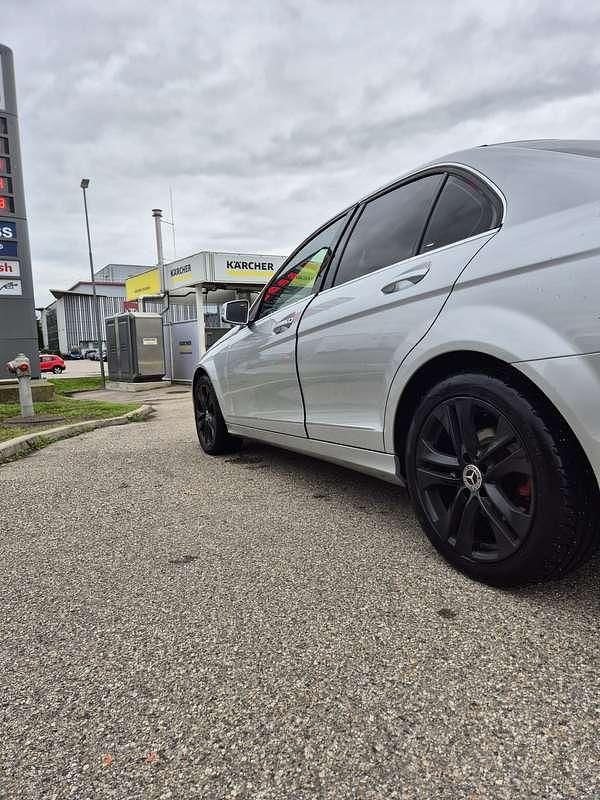 Gebraucht Mercedes C180 Elegance 120 PS (88 kW) 2013 Limousine