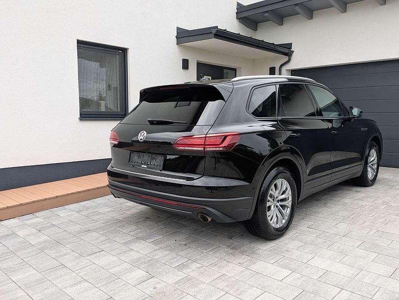 Gebraucht VW Touareg Basis 231 PS (169 kW) 2020 Schwarz SUV