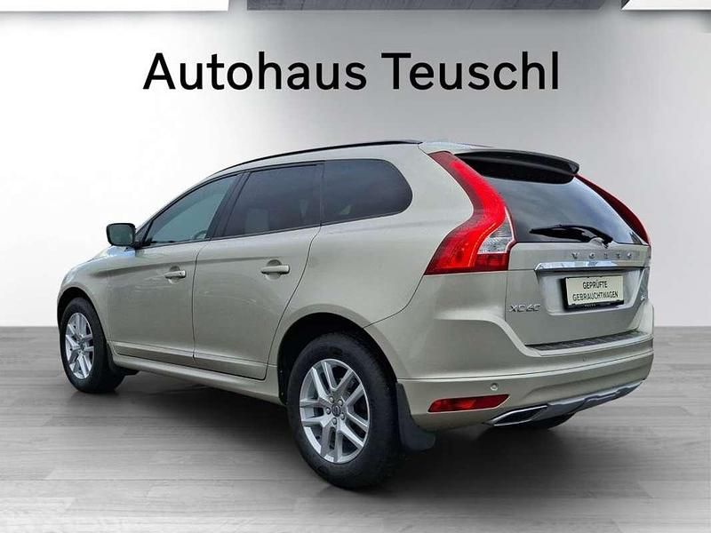 Gebraucht Volvo XC60 Kinetic 150 PS (110 kW) 2016 Beige SUV