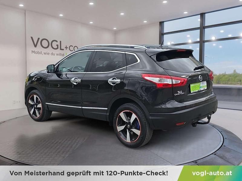 Gebraucht Nissan Qashqai N-Connecta 131 PS (96 kW) 2016 Schwarz SUV