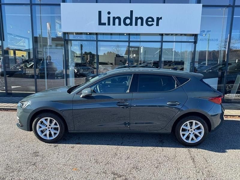 Gebraucht Seat Leon Style 116 PS (85 kW) 2025 Dunkelblau  metallicperleffekt Limousine