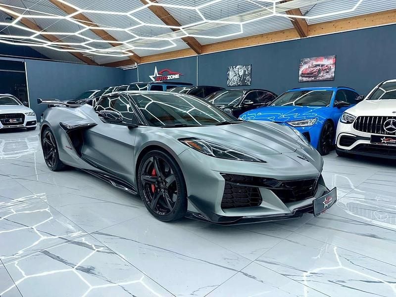 Grau Gebraucht 2023 Corvette Z06 Cabrio | € 274.990 - Bild 1/4
