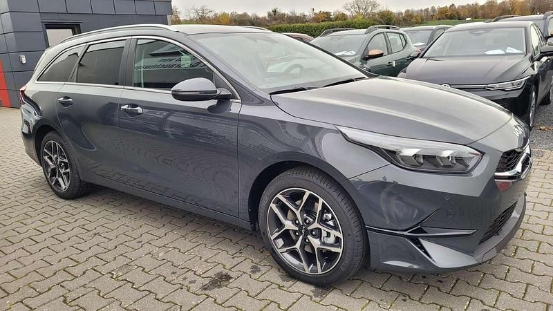 Neu Kia Ceed Sportswagon 140 PS (102 kW) 2025 Blau Kombi